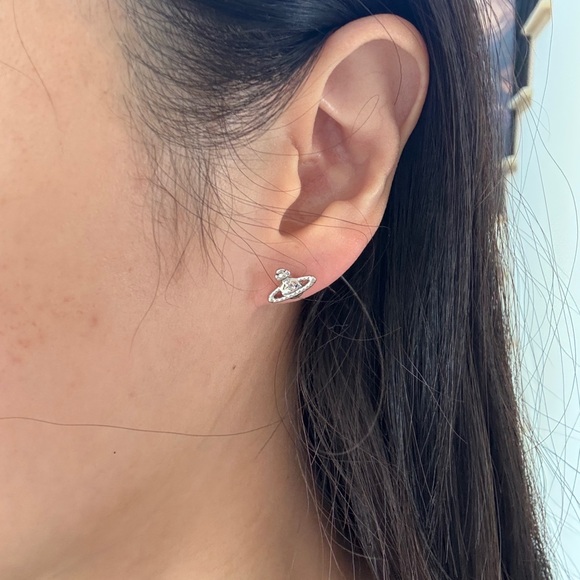 Signature VW Silver Stud Earrings - Picture 3 of 4